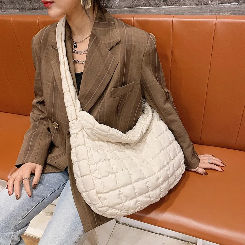 2022 New Winter Soft Down Fabric Shoulder Bag Branded Quality Women's Designer Big Capacity Underarm Pack Large Female Purses