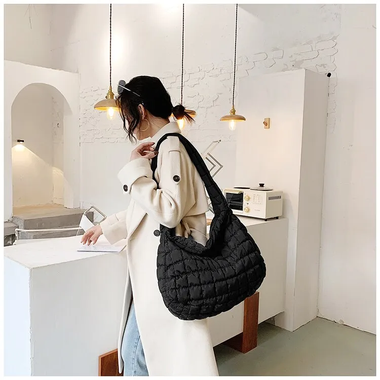 2022 New Winter Soft Down Fabric Shoulder Bag Branded Quality Women's Designer Big Capacity Underarm Pack Large Female Purses