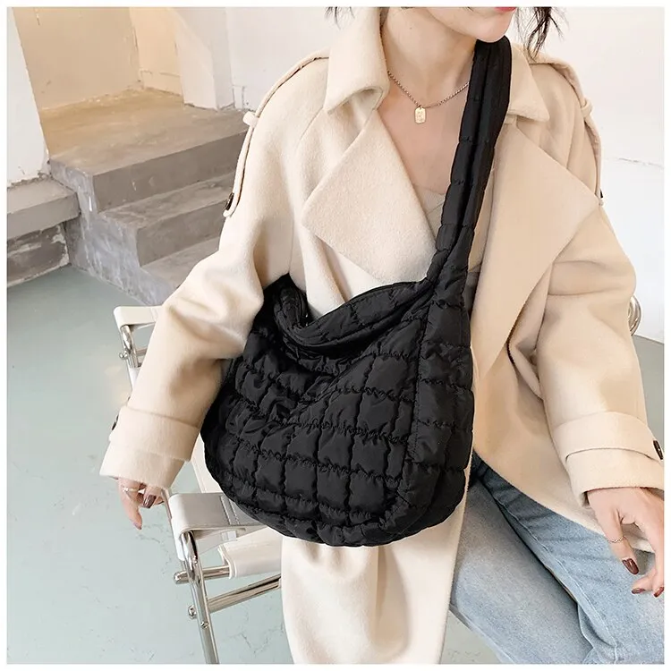 2022 New Winter Soft Down Fabric Shoulder Bag Branded Quality Women's Designer Big Capacity Underarm Pack Large Female Purses