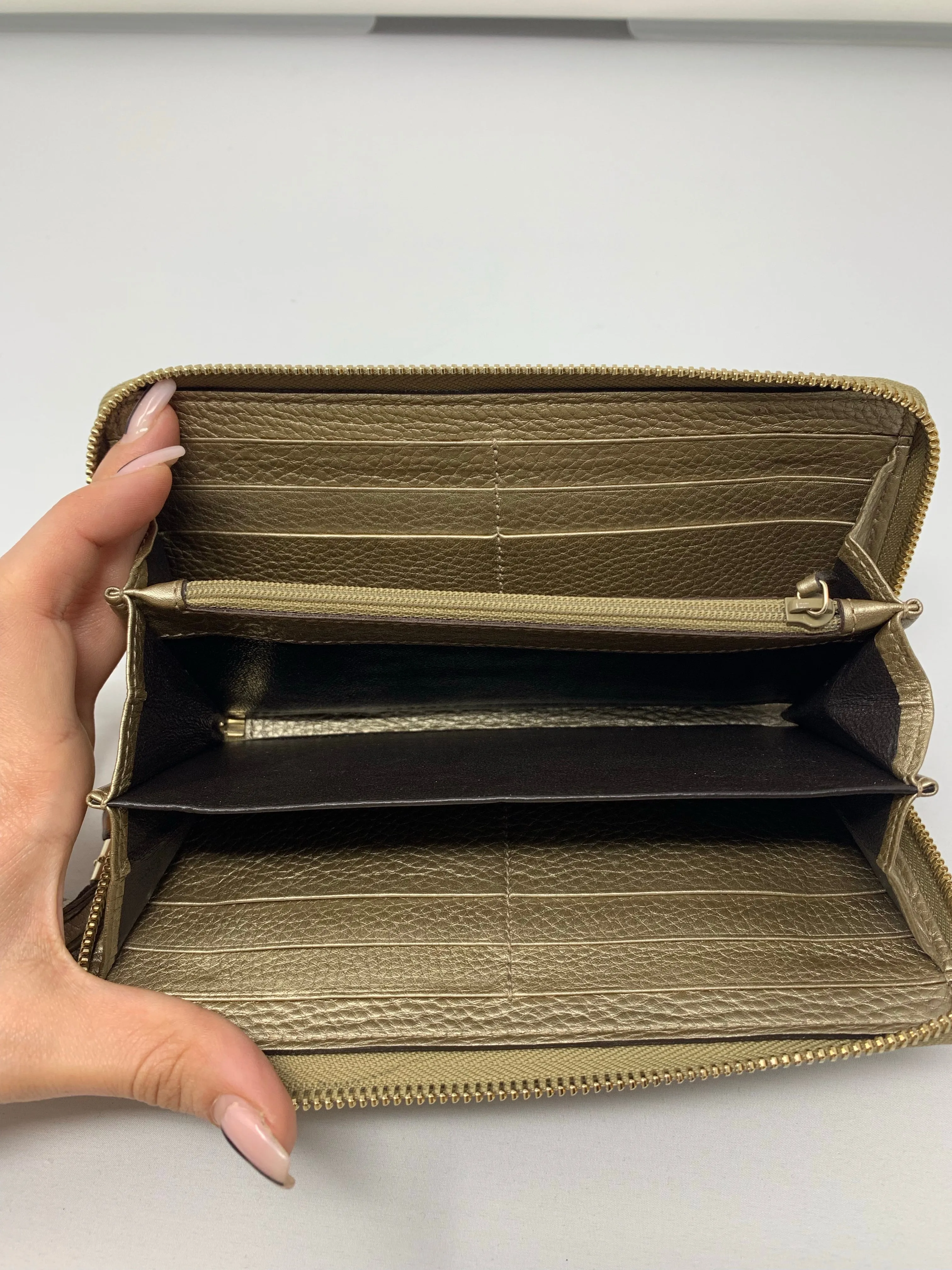 Gucci GG Supreme Wallet!
