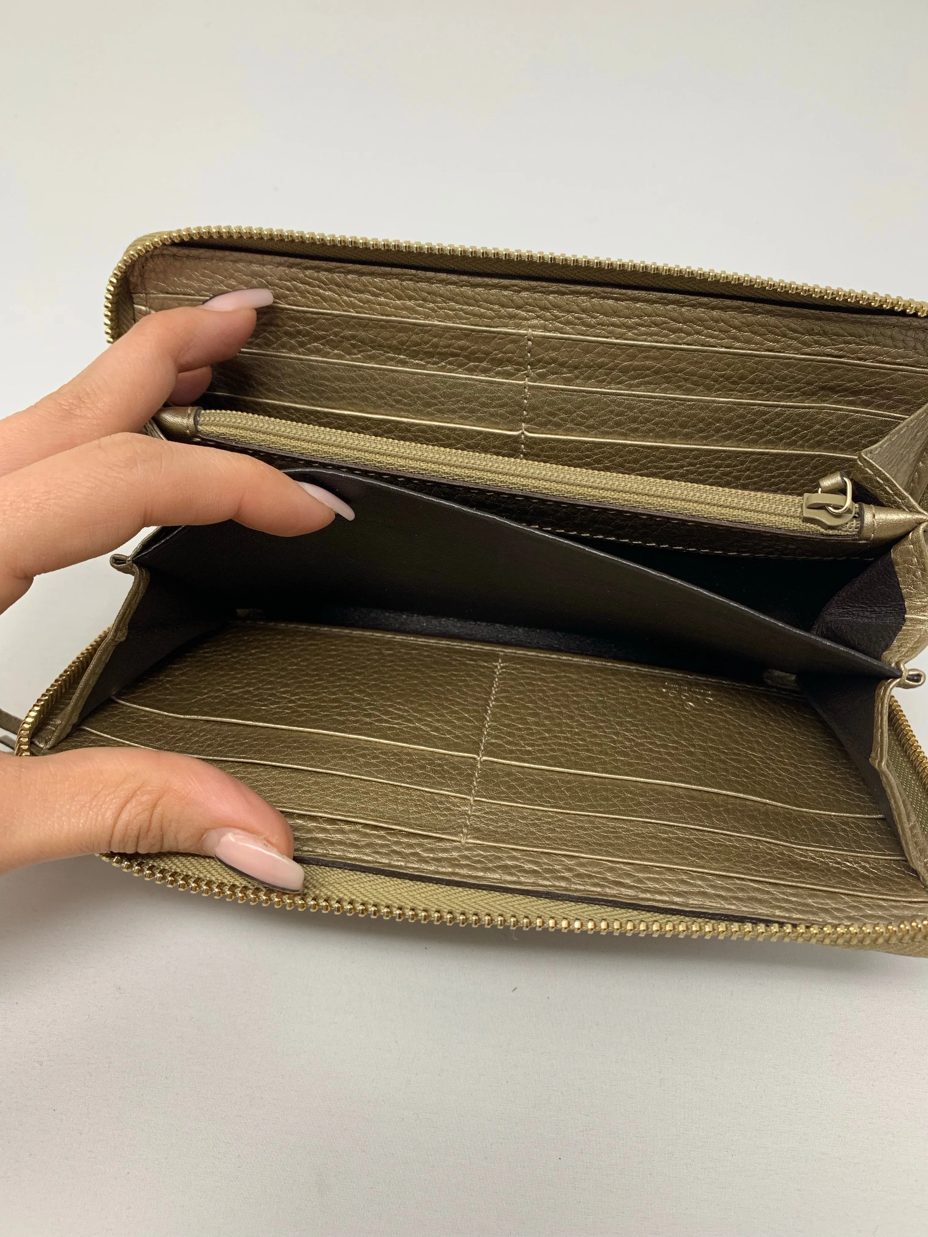 Gucci GG Supreme Wallet!