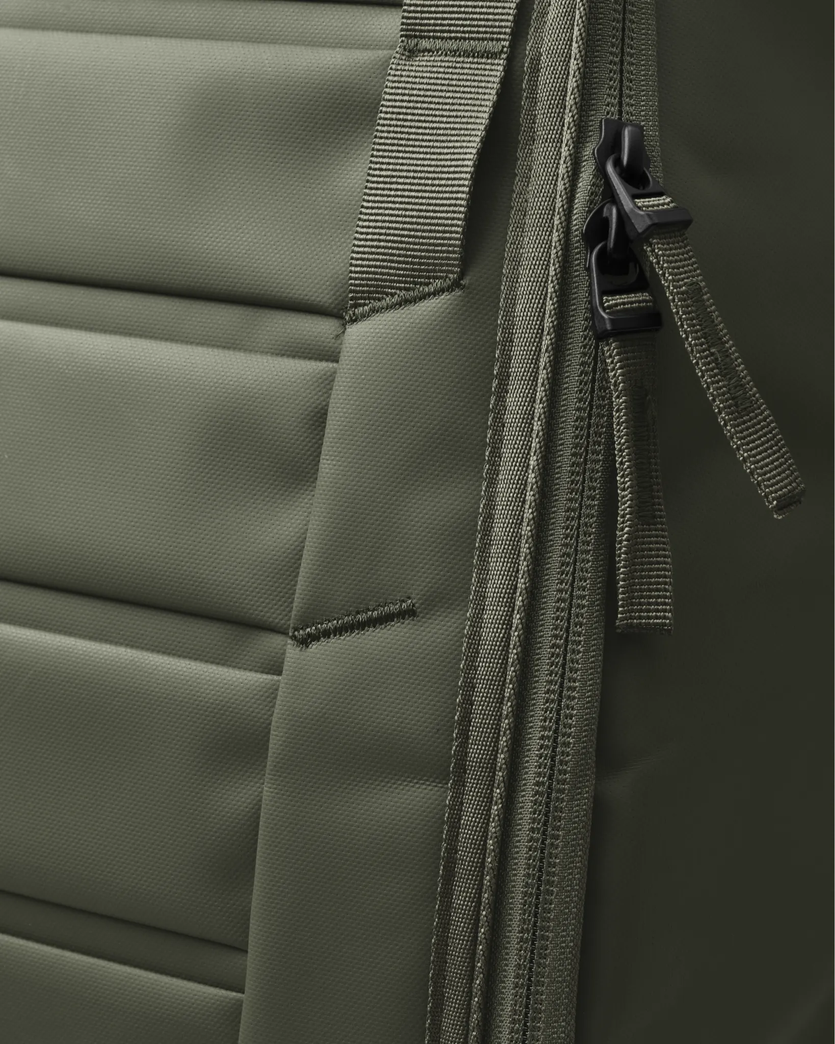 Hugger Backpack 20L Moss Green